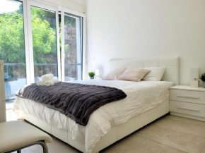 Apartment PALMA - Central & Cozy with Free Private Parking